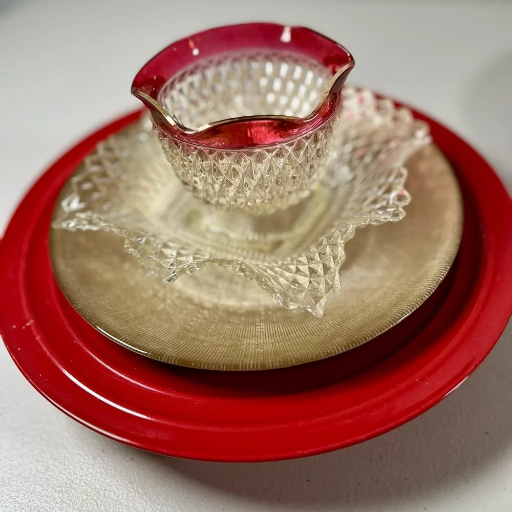 Glass Art Flower, 11 inches, red and Gold, Indiana Glass Diamond point glass - Picture 6 of 10